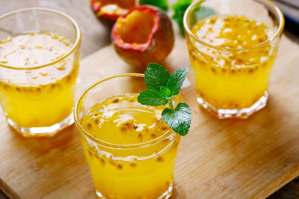 Apéro Drinks mit Passionsfrucht